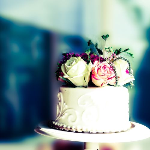 Wedding cake at Arch Cape wedding.