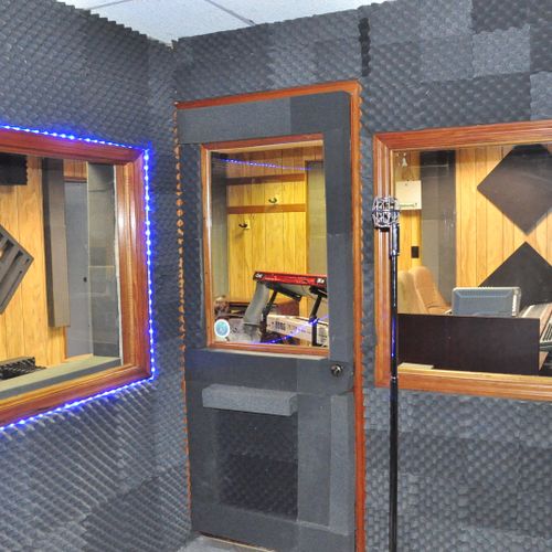 Annony Studios | Griffin
Isolation Room
(Completel