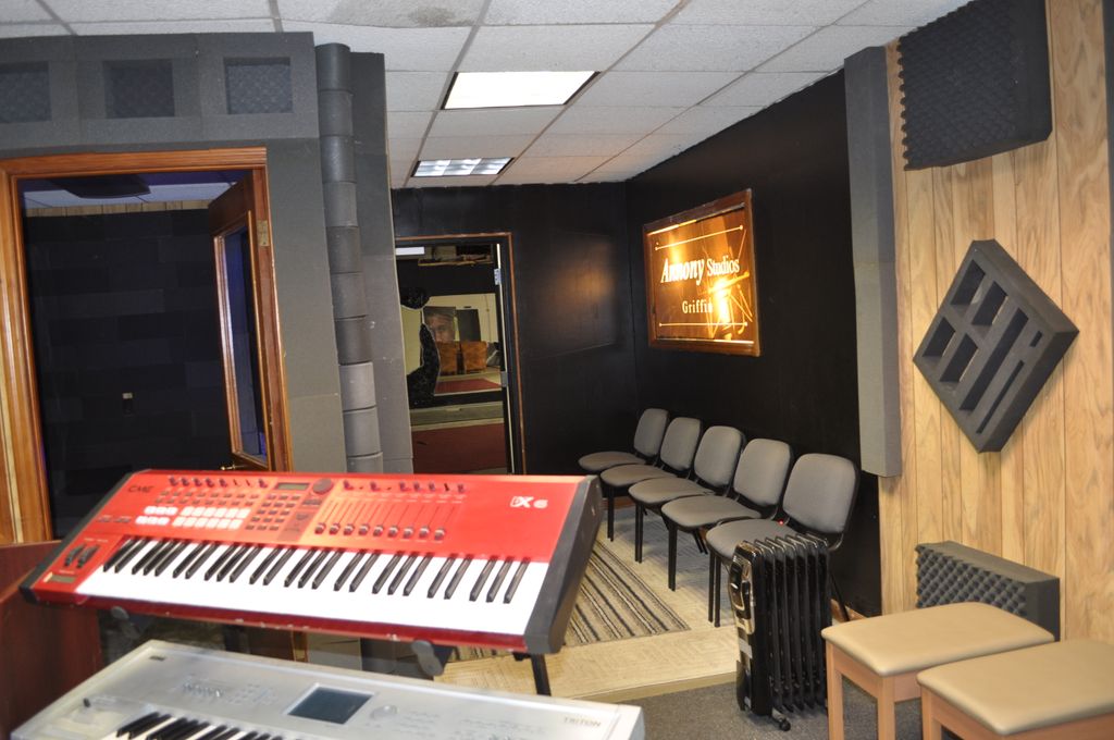 Annony Studios | Griffin
Control Room Pic #2