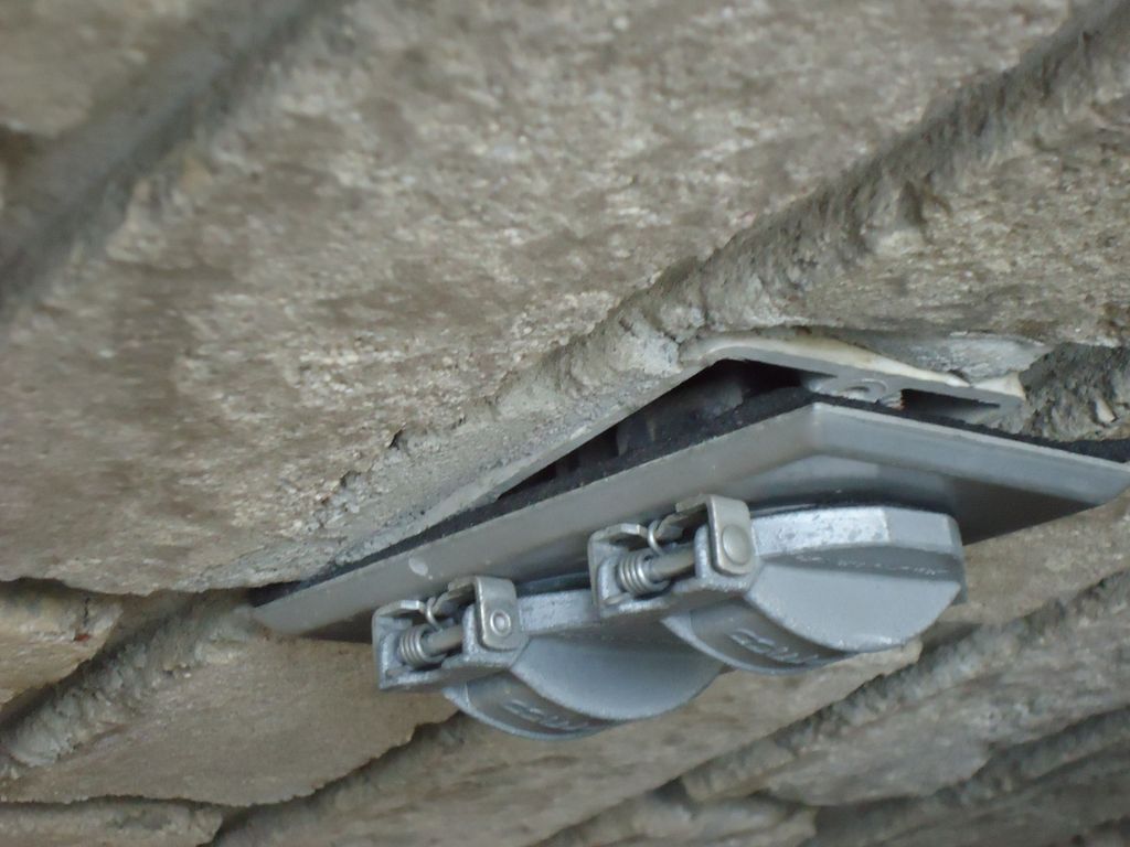 Exterior outlets that are not sucure and weatherpr