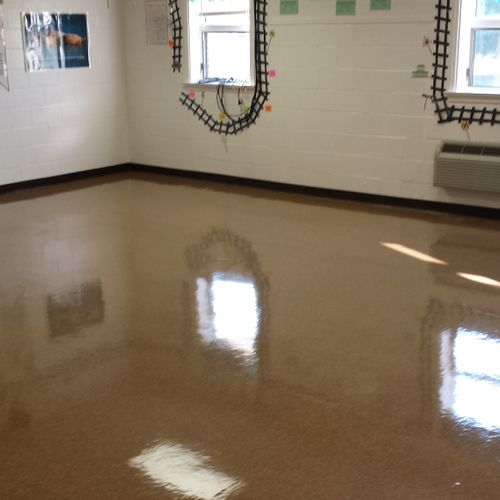 Classroom floor after Super Shine Cleaning strippe