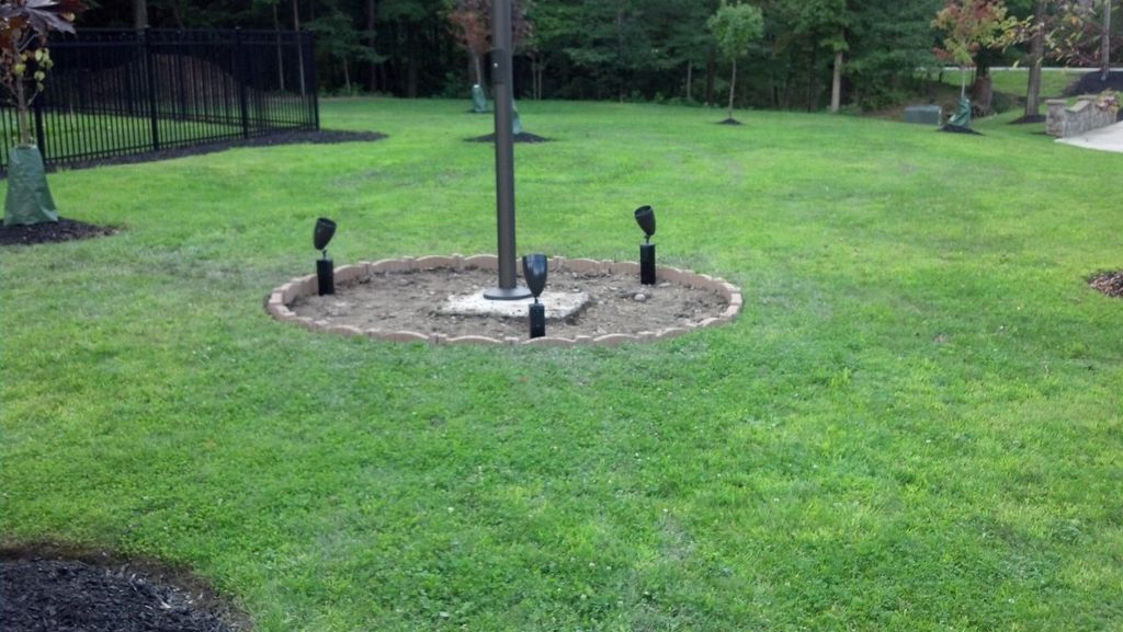 Flagpole lighting.
