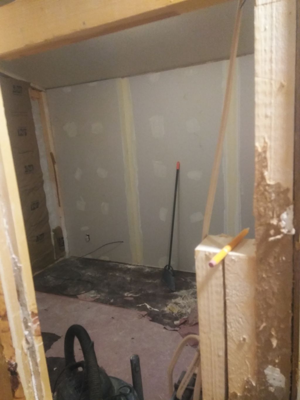 Hanging sheetrock and taping