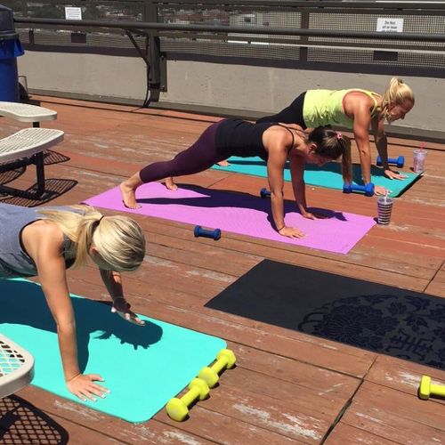 Rooftop Yoga Sculpt: Chicago, lakeview 