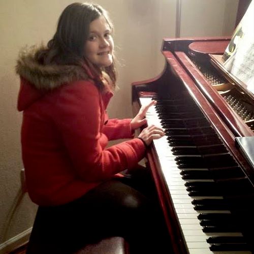 Hannah preparing a solo on piano.