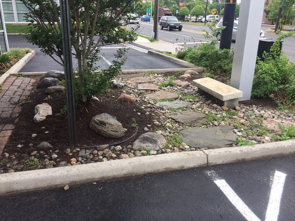 Arlington - Planting - Mulching - BEFORE