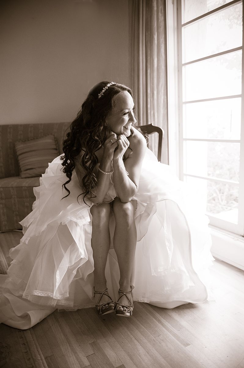 Fun bride pose