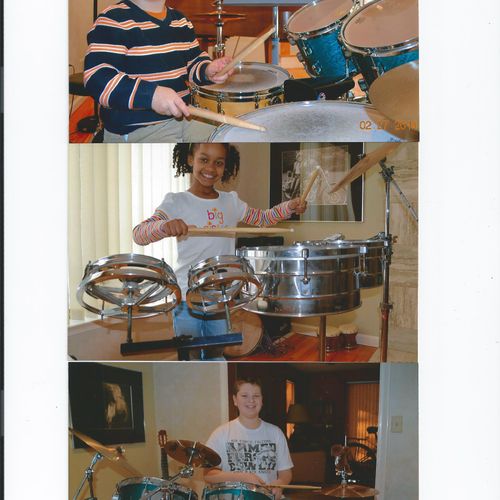 Look at the smiles :)
Drumming is fun!