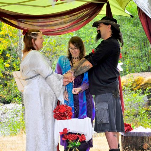 The handfasting knot was a special detail for this