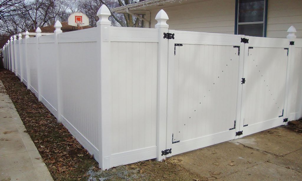 Vinyl Fence Construction