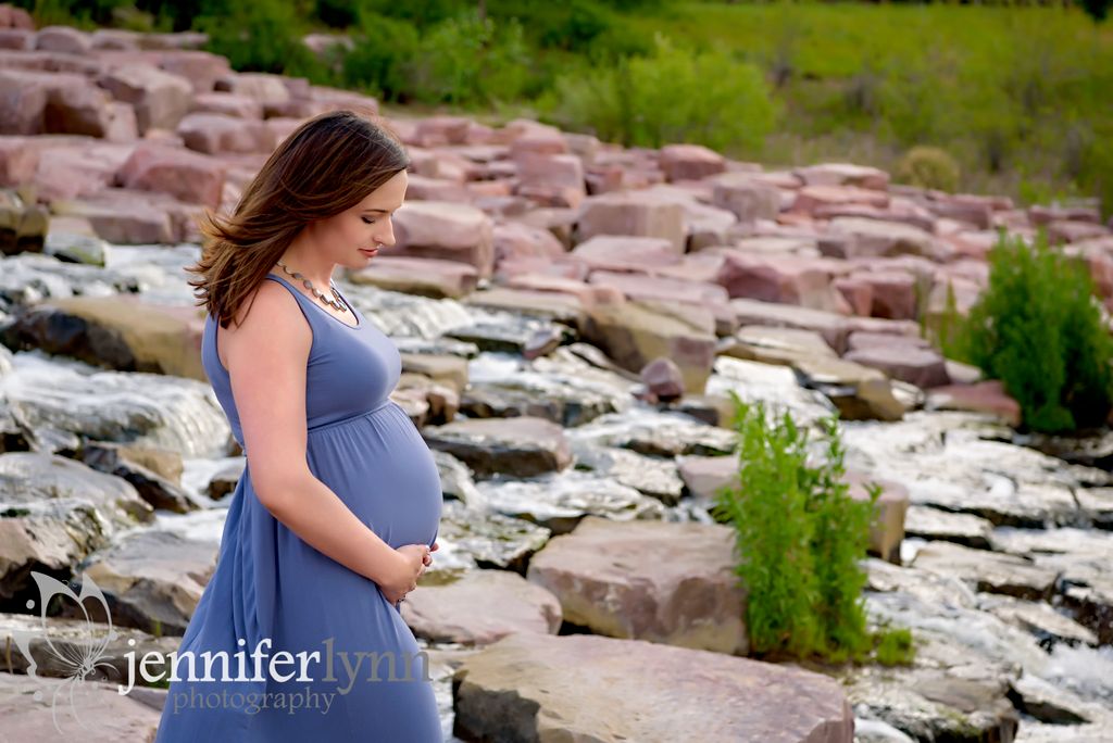 I also offer maternity sessions for those that als