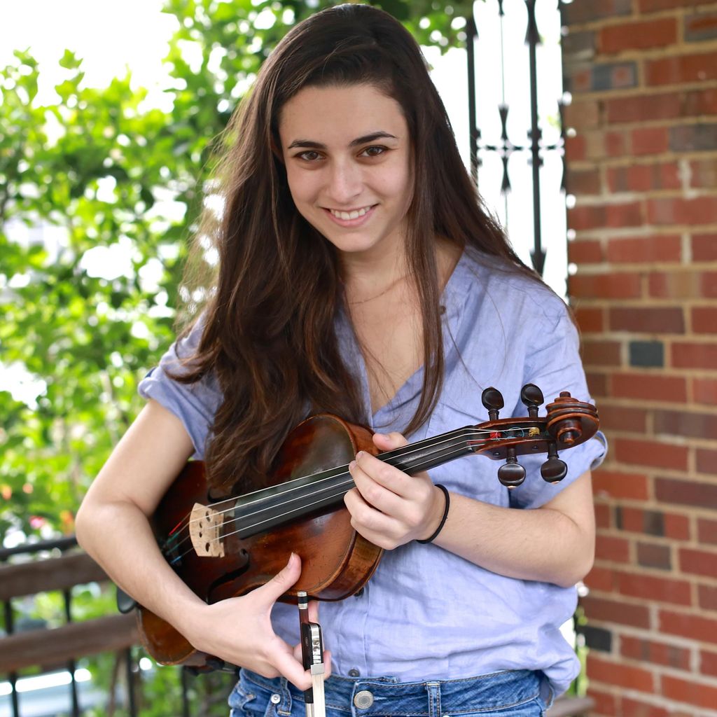 Niki Forman- Violin and Viola instructor