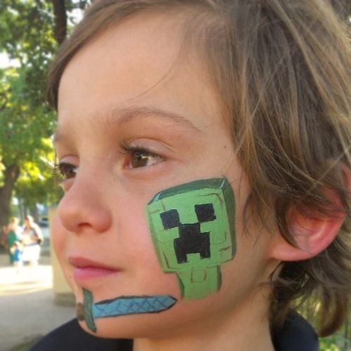 Minecraft lovers like face paint too!