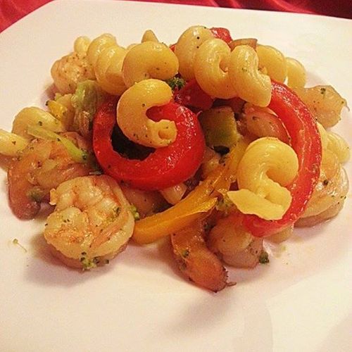 Sauteed Shrimp and Pasta in Garlic Butter Sauce