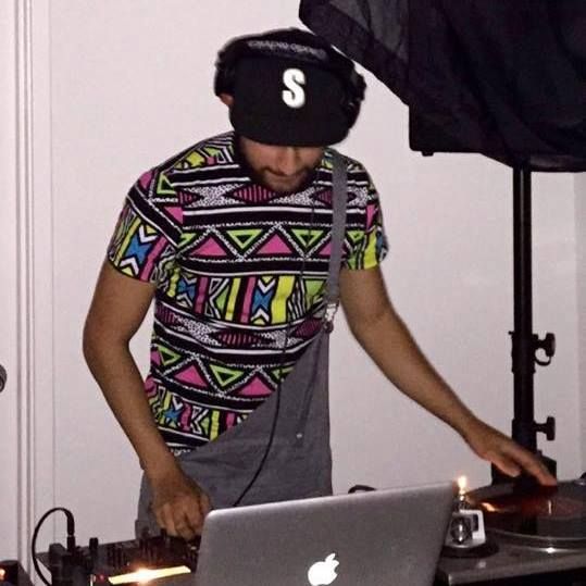 DJ for a Halloween 90's night on 10/31/15