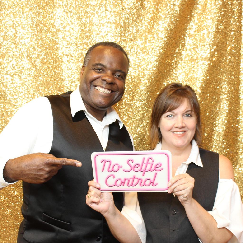 Decorate My Event & Photo Booth LLC