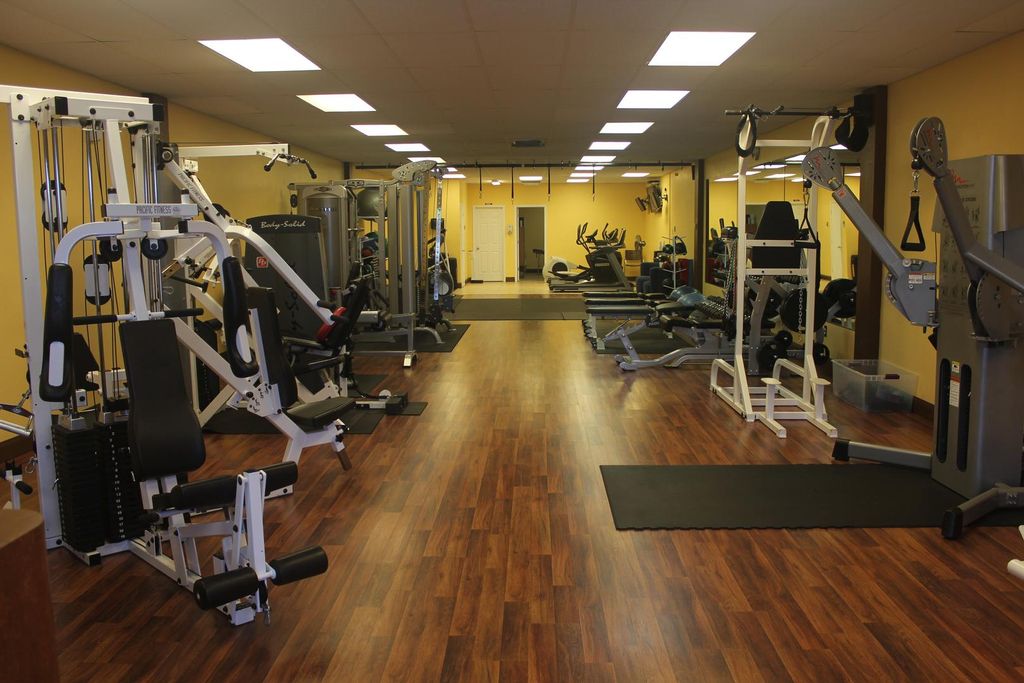 2200 sq.ft. fitness studio