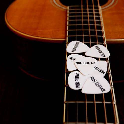 Our picks with "Hub Guitar" logo!