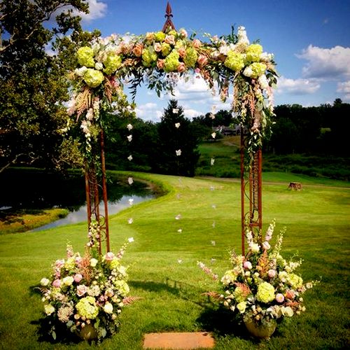 Julia's picture perfect outdoor wedding was at Fre