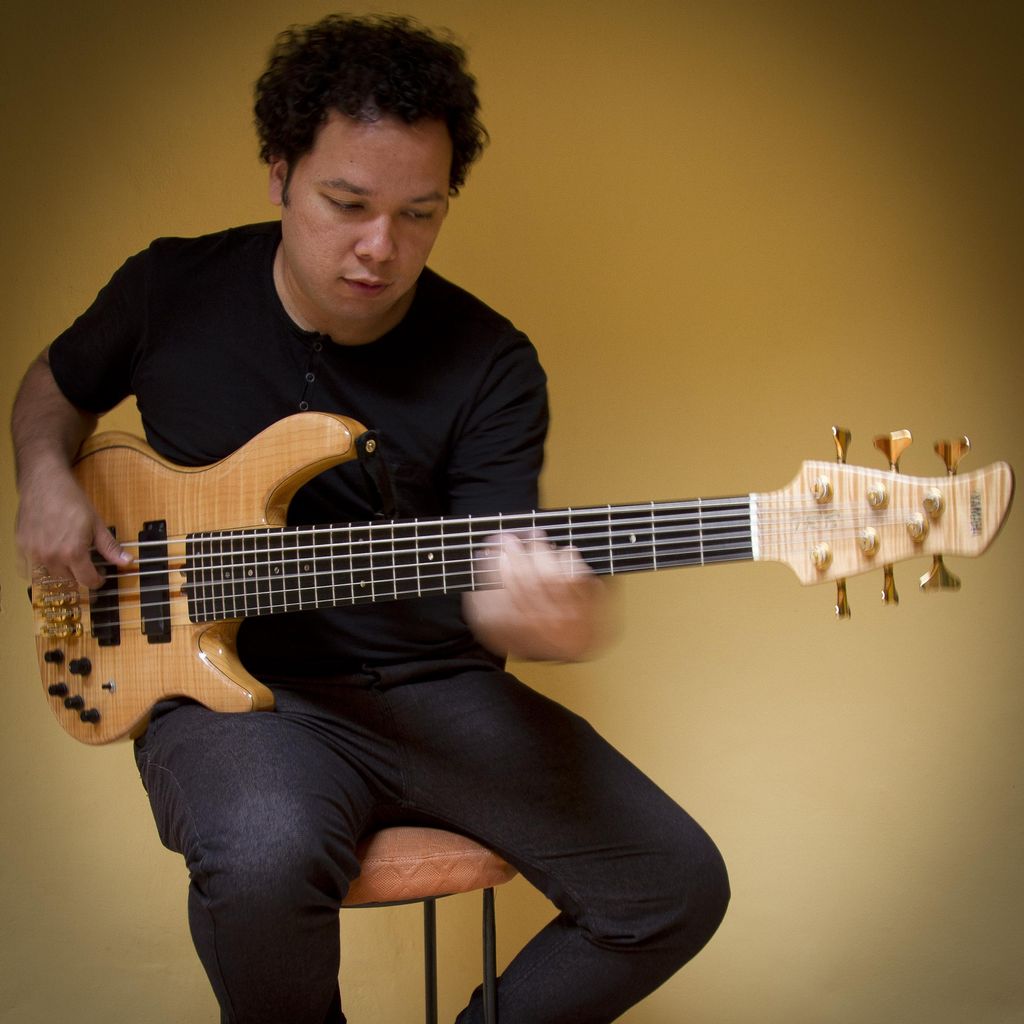 Rodner Padilla Bass, AcGuitar and Piano Lessons