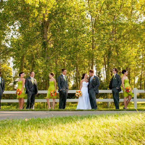 Bridal party at Apple Mountain Resort in Saginaw, 