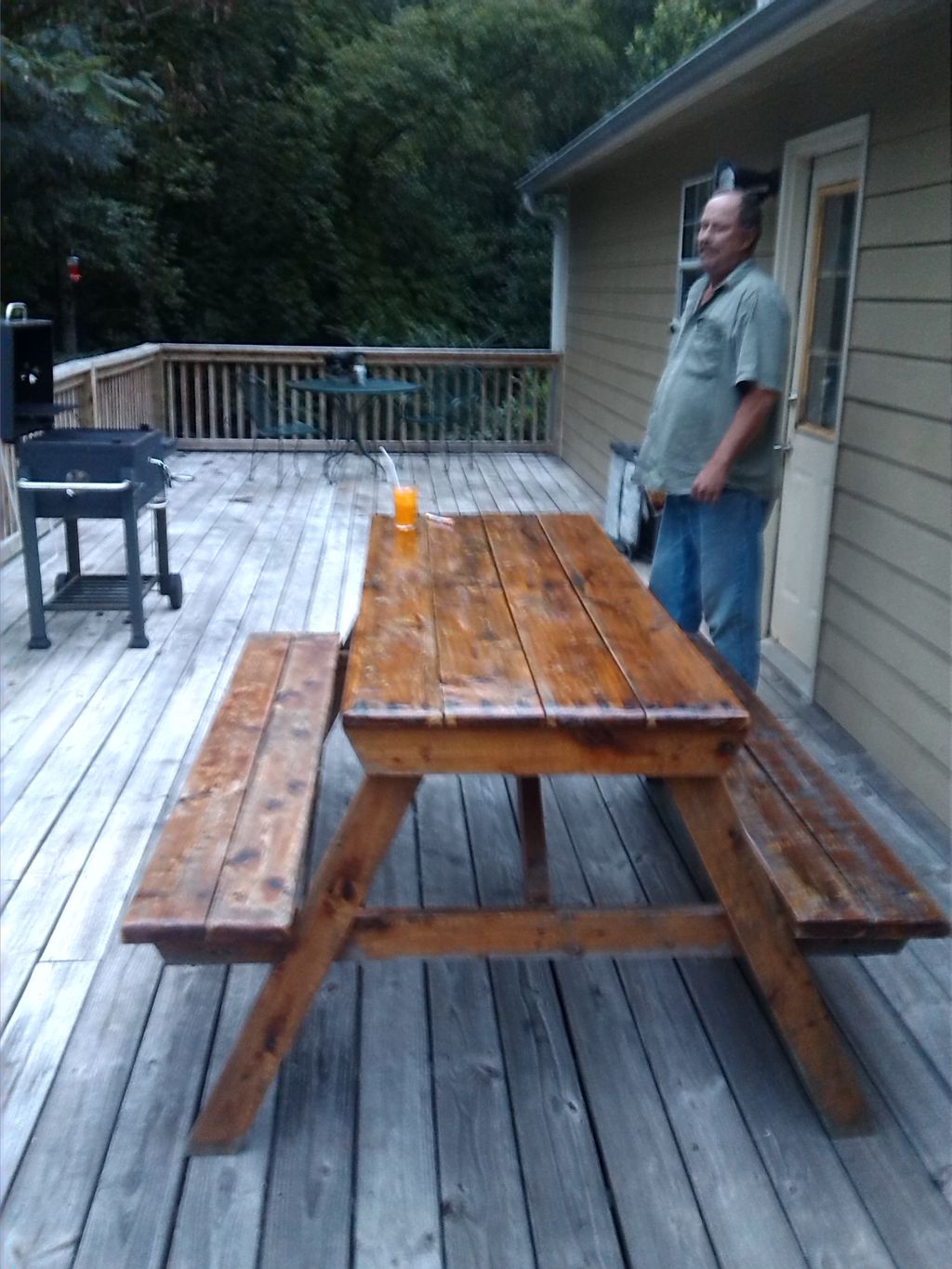 We build picnics tables