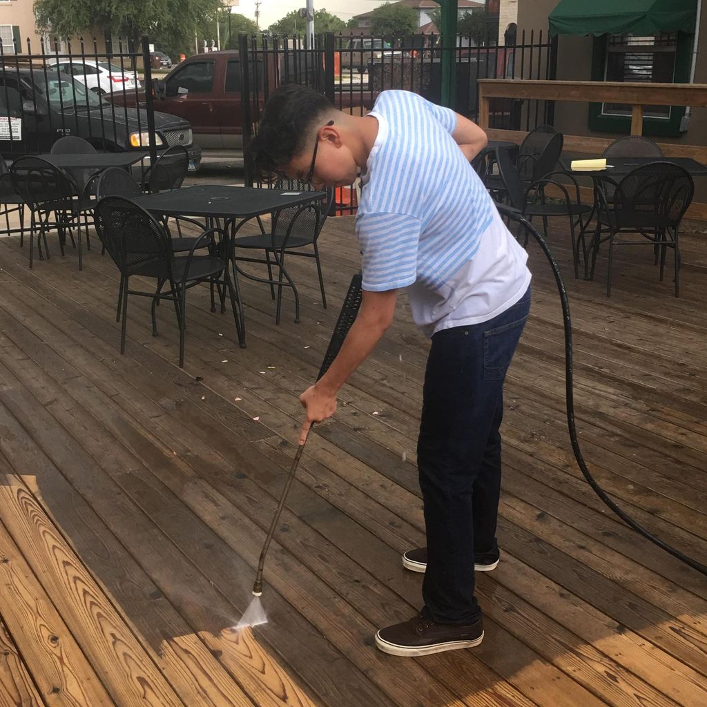 Joaquin's Pressure Washing and Exterior Staining
