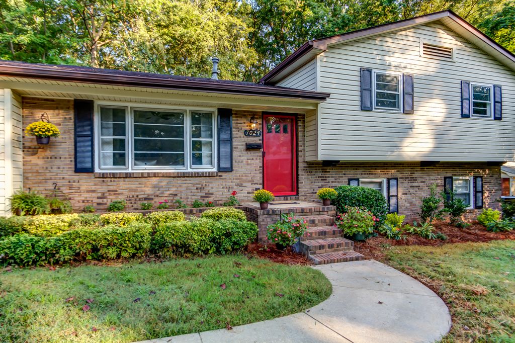 Helped Buyer close on this home in 2016 and Sell i
