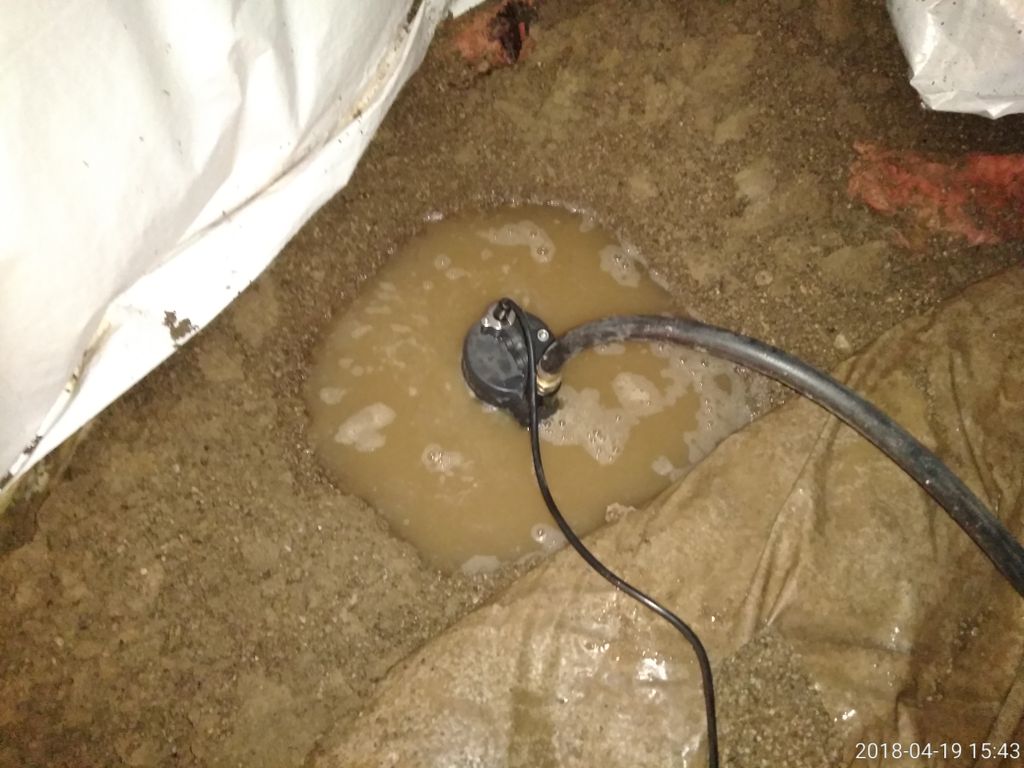 Pumping out water from crawlspace