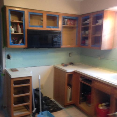 The beginning of a kitchen update what you will se