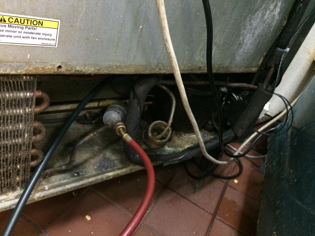 We weld a hold that was found on a gas pipeline.
S