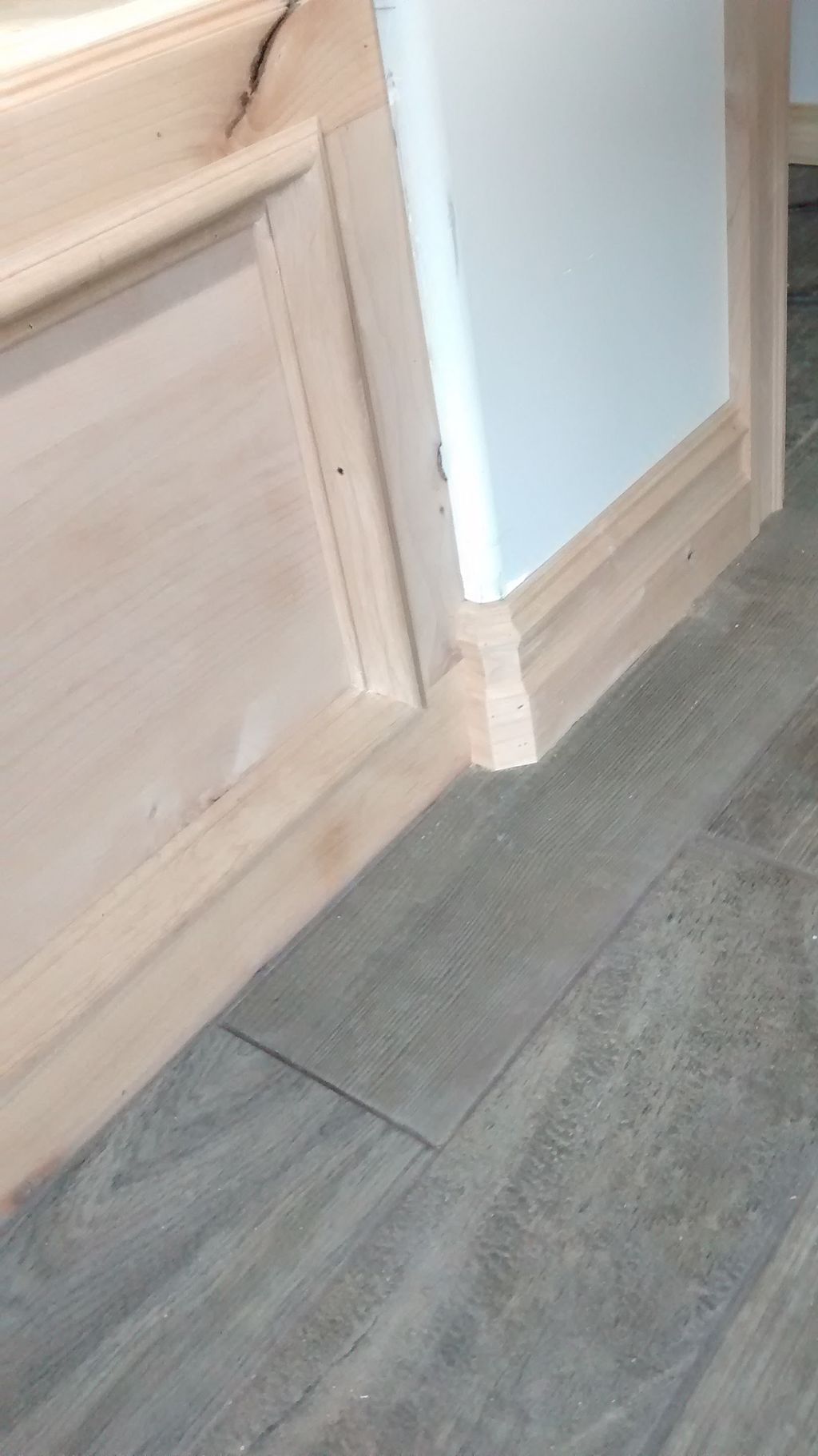 custom mouldings Alder new home Sperry 2016