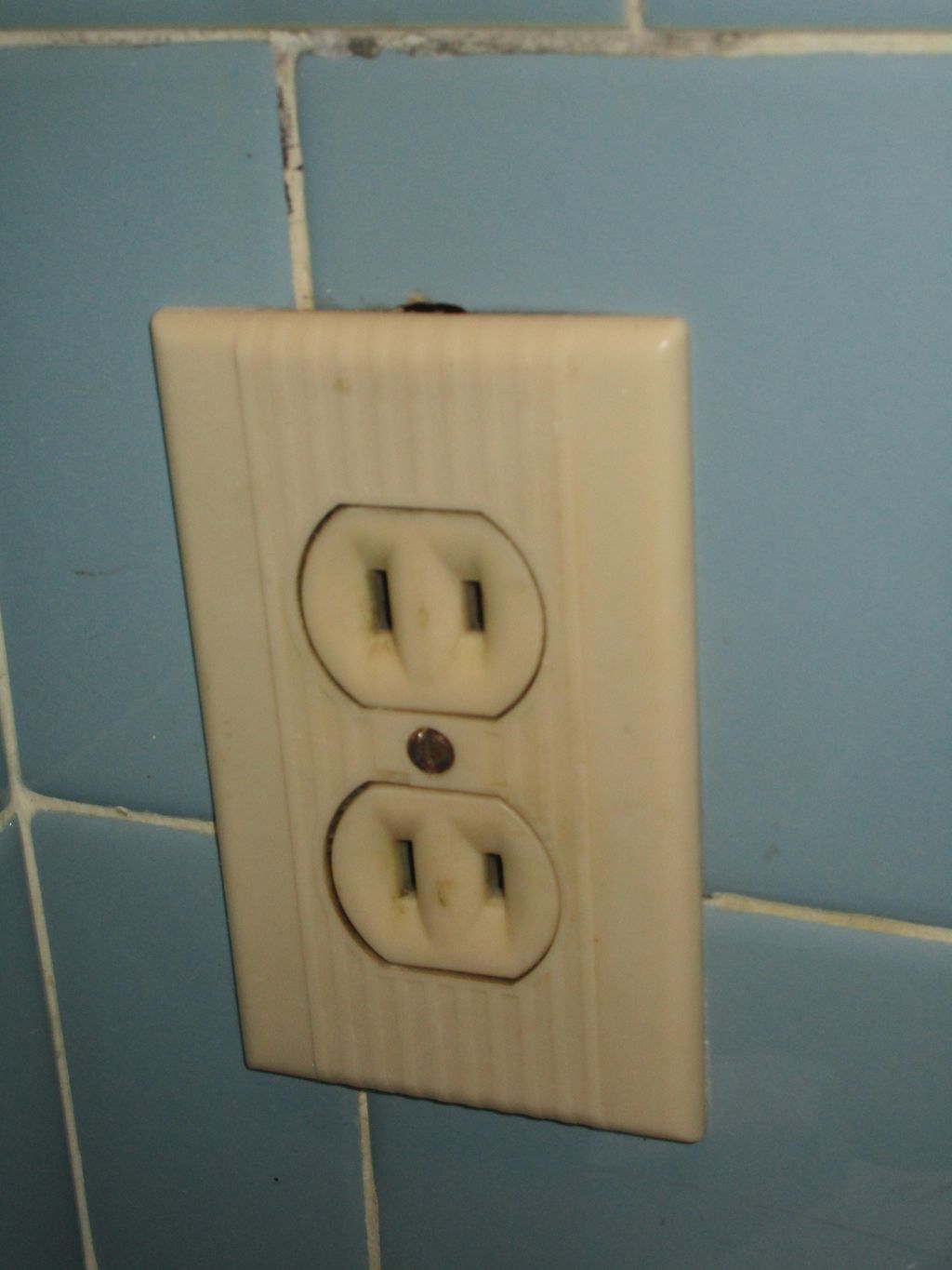 2 prong outlets