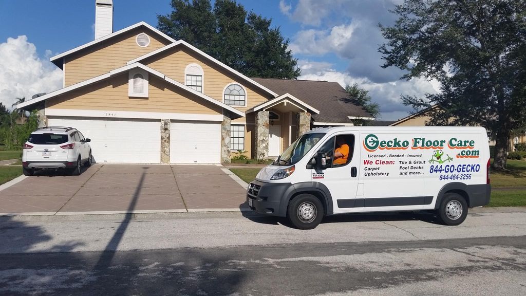 The Gecko van arriving at another job.