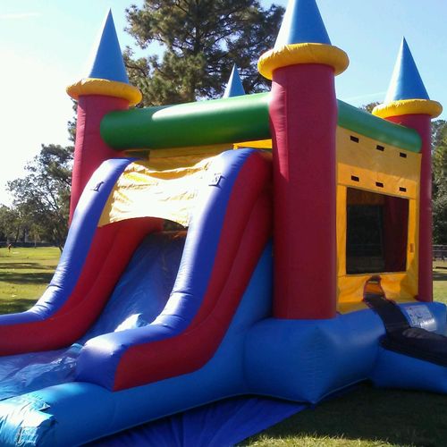 5 in 1 Wet/Dry Castle Combo which includes large b