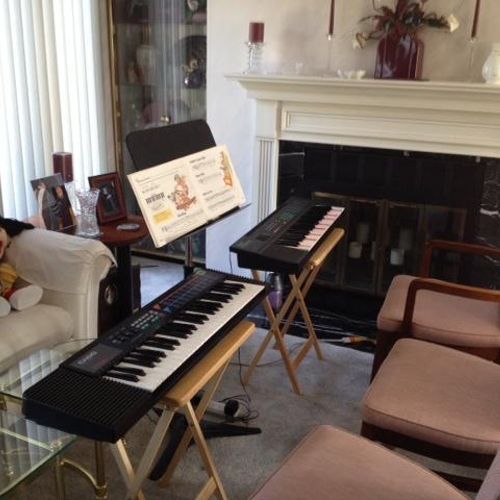 Class Piano Lessons are available