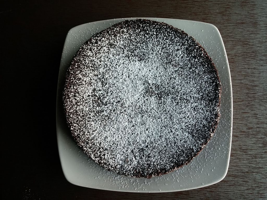 Flourless Chocolate Cake- Paleo