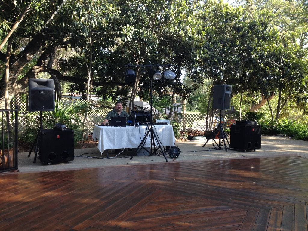 Wedding at "Gardens at Old Town Helotes", Texas.