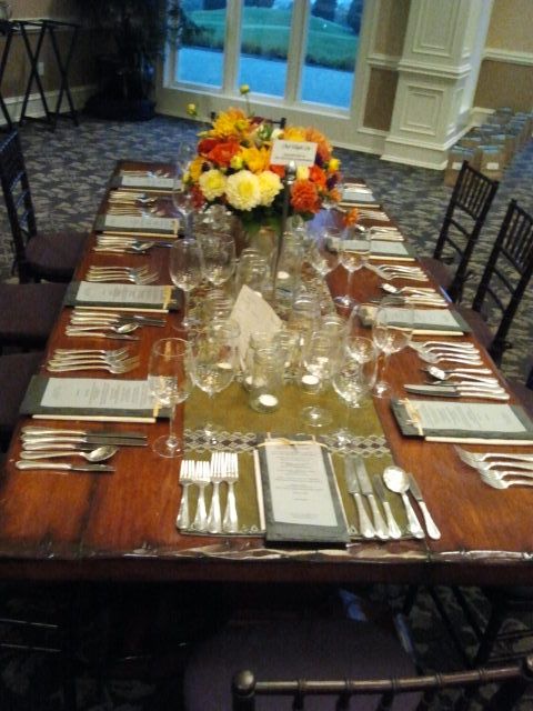 Intimate table for 10 sample