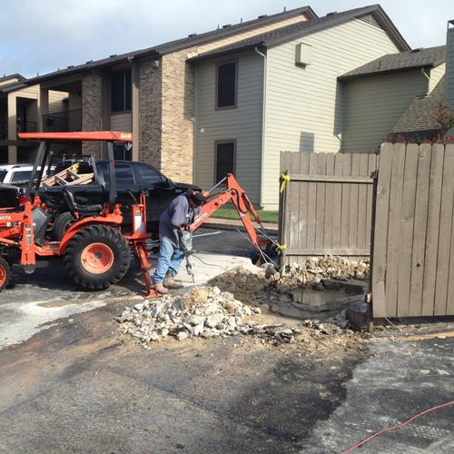 Water main repair at apartments in Austin