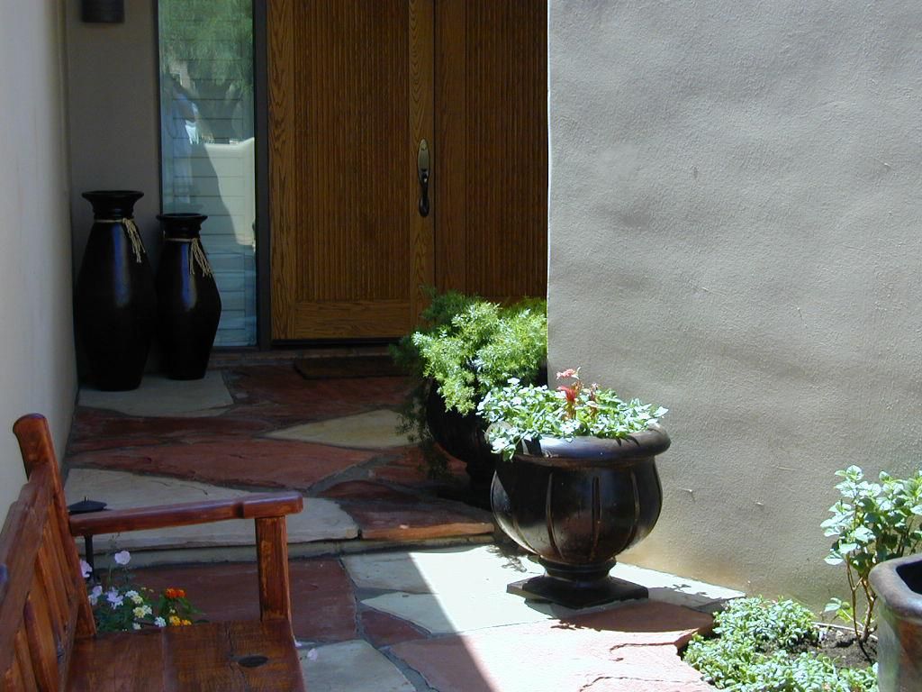 Jeff's finished courtyard. I installed a drip syst