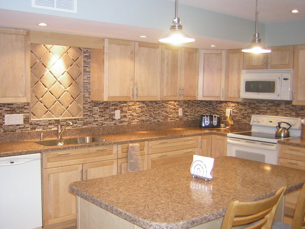 Kitchen Backsplash Installation