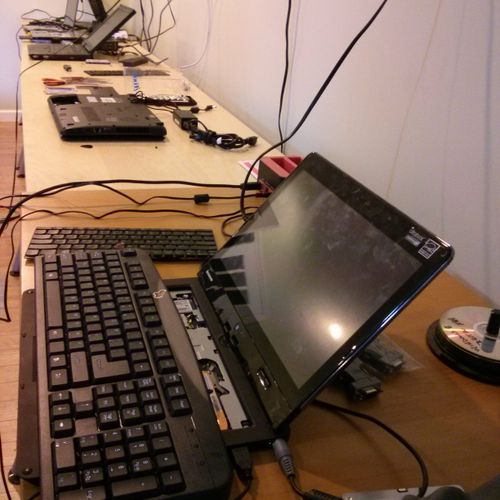 Laptop repair workstations