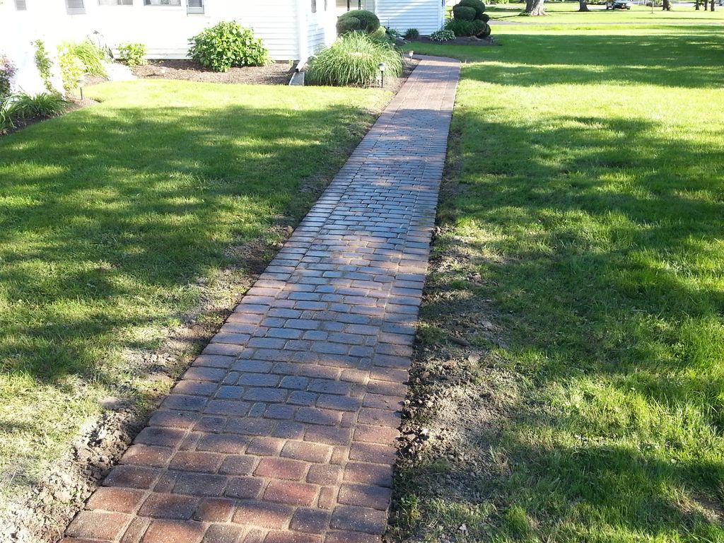Hardscape Walkway Cleaned and Sealed.