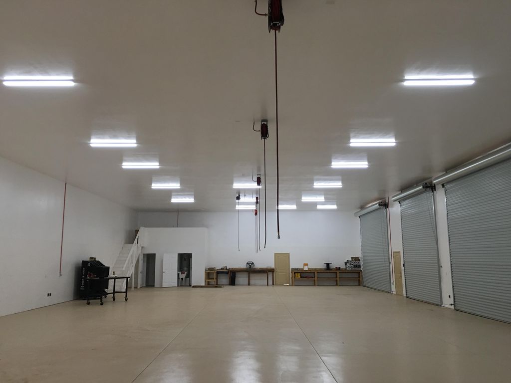 5000 square foot garage