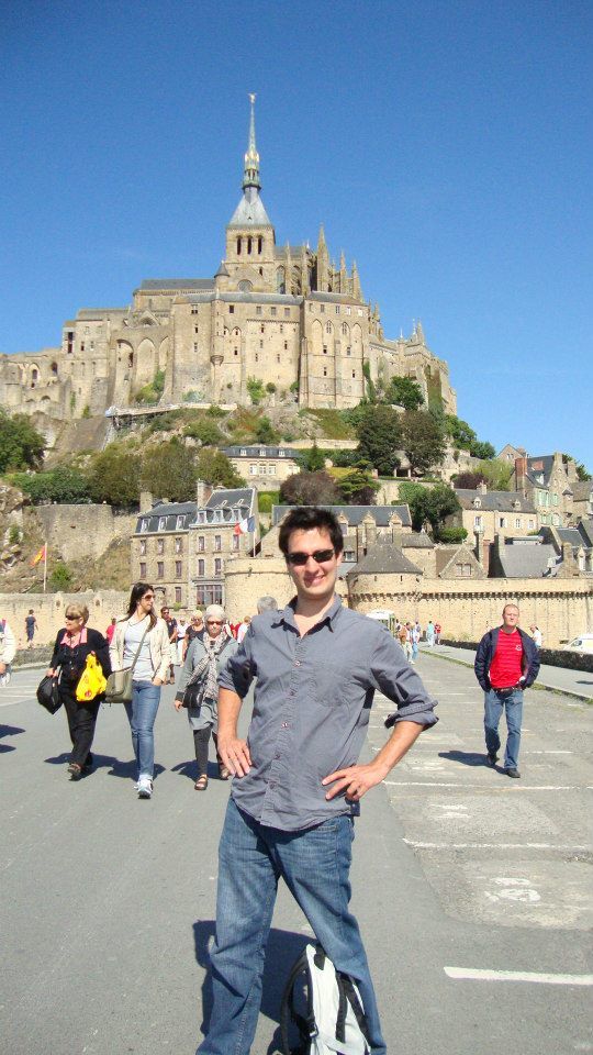 In front of the famous Mont St. Michel in Bretagne