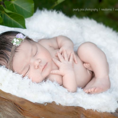 Newborn outdoor {pearly pics photography}
www.pear