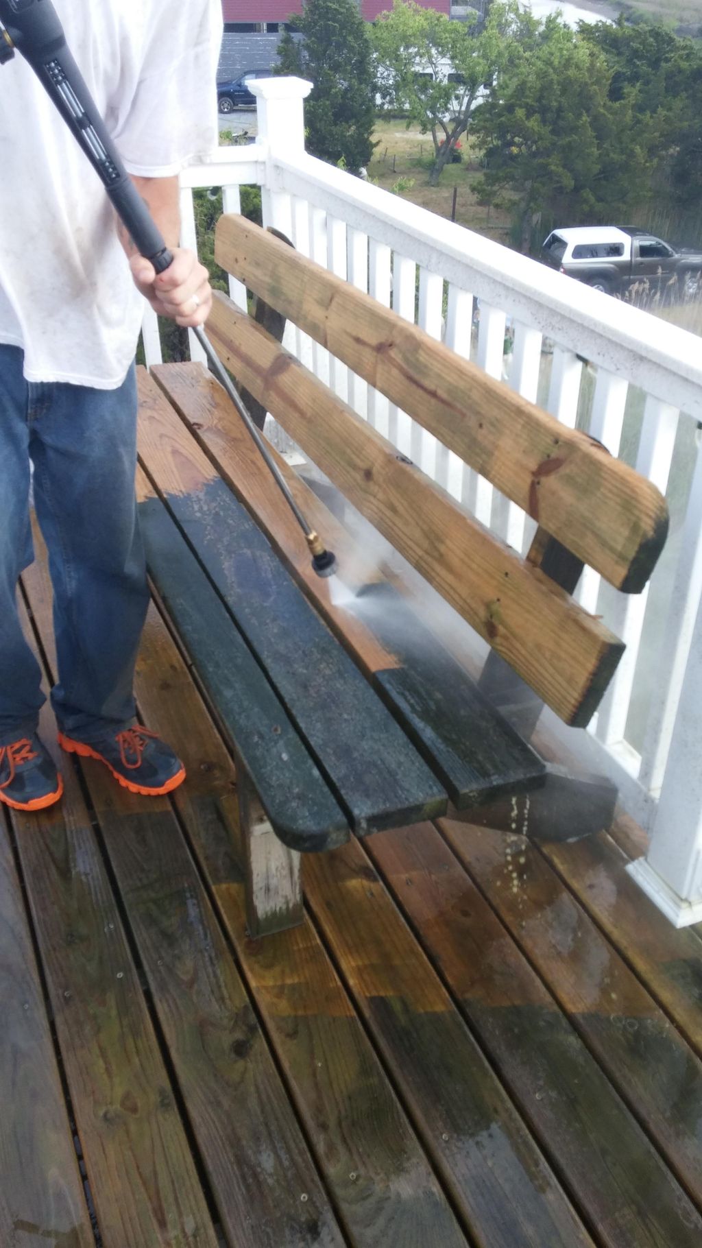 This person was going to throw this bench away, NO