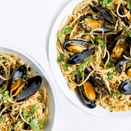 Mussels with Linguini and Spicy Breadcrumbs