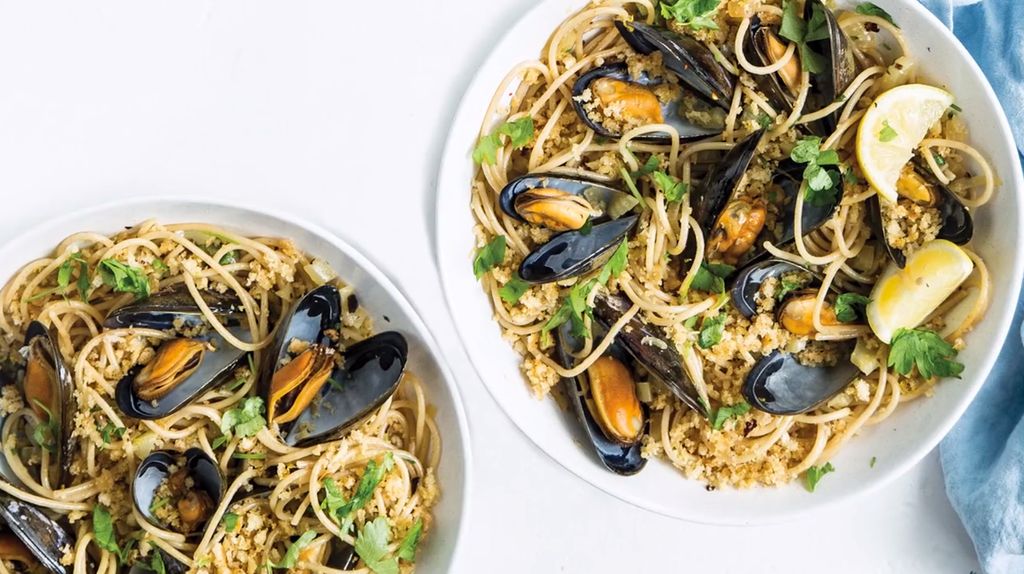 Mussels with Linguini and Spicy Breadcrumbs